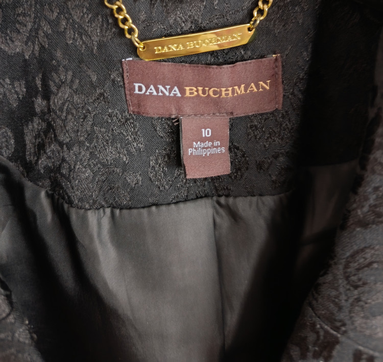 کت زنانه ژاکارد برجسته از برند DANA BUCHMAN
