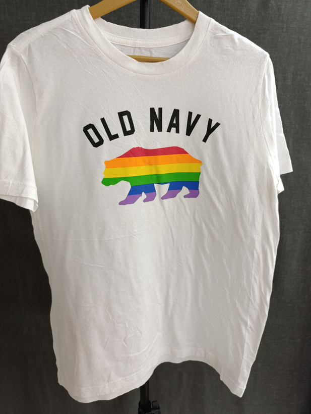 تیشرت زنانه با طرح خرس رنگین کمان از برند OldNavy