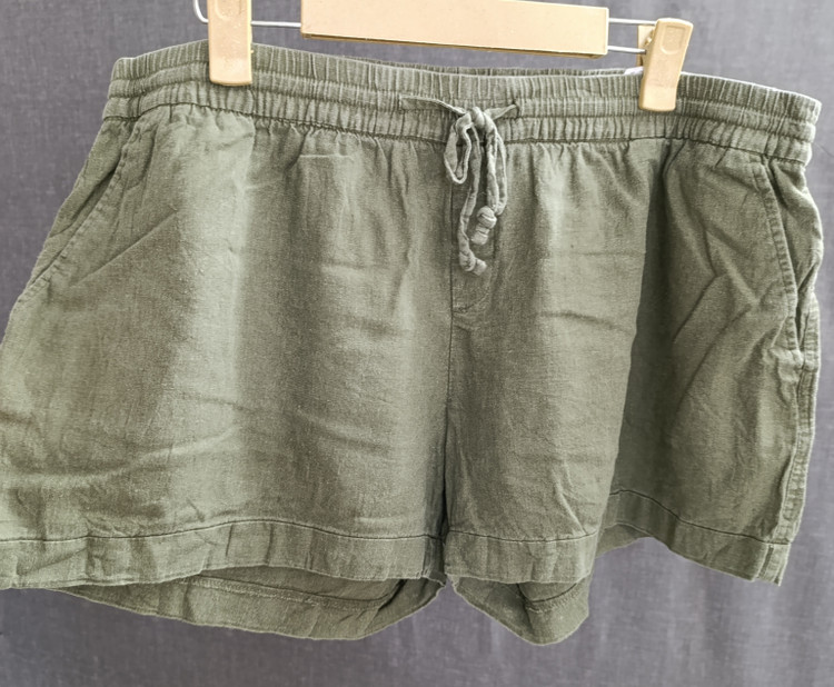 شلوارک زنانه سبز زیتونی از برند Old Navy