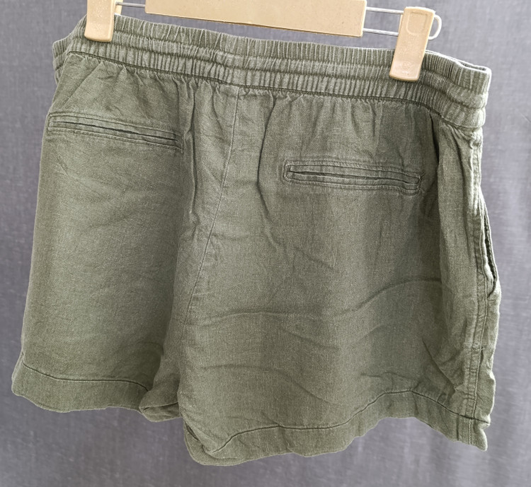 شلوارک زنانه سبز زیتونی از برند Old Navy