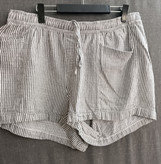 شلوارک زنانه لینن Old Navy مدل High-Waisted | راهراه طوسی سفید سایز 2X