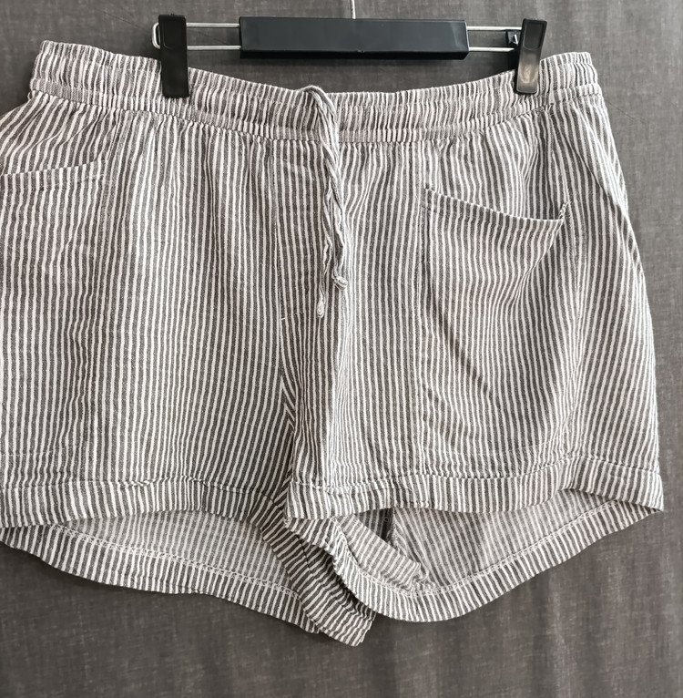 شلوارک زنانه لینن Old Navy مدل High-Waisted | راهراه طوسی سفید سایز 2X