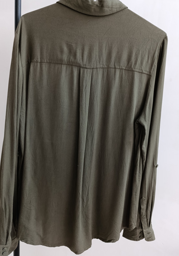شومیز زنانه H&M سبز زیتونی | ویسکوز یقهدار با طراحی مینیمال